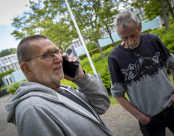 Cor en Jaap aan de telefoon