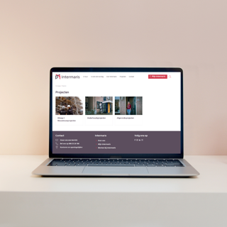 Laptop met webpagina 'Projecten' Intermaris