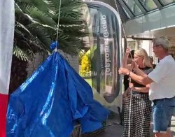 Onthulling van een bankje